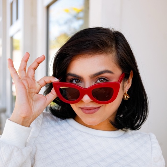 SEE Retro Pink Cat-Eye Sunglasses - Picture 1 of 6